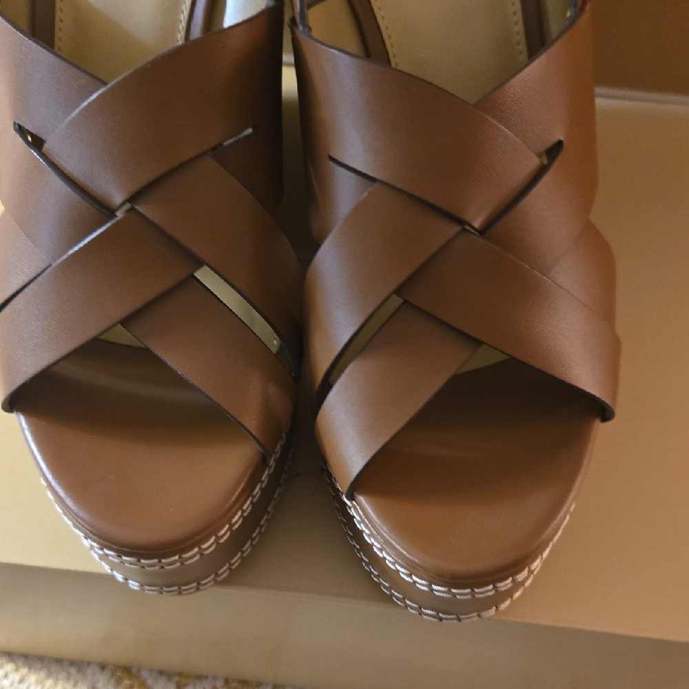 NWT Michael Kors Tan Wedge Sandals 8 - Picture 4 of 9